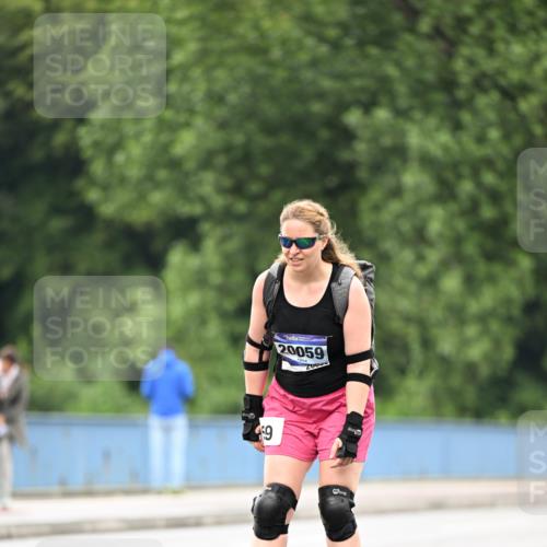 30.06.2024 - hella hamburg halbmarathon Dr. Thomas Lammeyer http://msf.ph/oto/6425142 30.06.2024 09:17:50 Kennedybrücke 9, 20059 meine-sportfotos.de