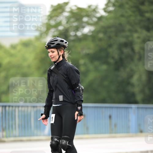 30.06.2024 - hella hamburg halbmarathon Dr. Thomas Lammeyer http://msf.ph/oto/6425234 30.06.2024 09:18:03 Kennedybrücke  meine-sportfotos.de