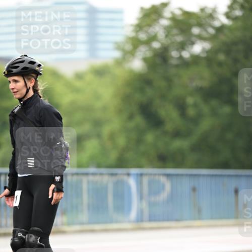 30.06.2024 - hella hamburg halbmarathon Dr. Thomas Lammeyer http://msf.ph/oto/6425284 30.06.2024 09:18:03 Kennedybrücke  meine-sportfotos.de