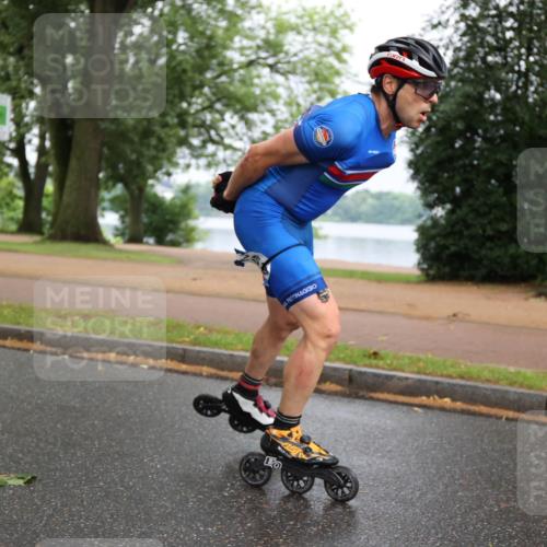 30.06.2024 - hella hamburg halbmarathon H.Heesch http://msf.ph/oto/6438350 30.06.2024 09:11:58 Zwischen KM18-KM19  meine-sportfotos.de