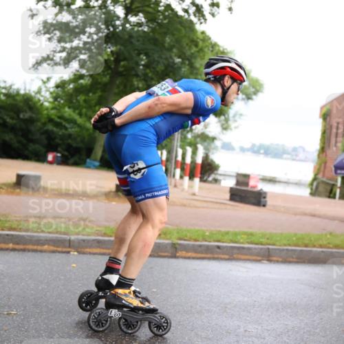30.06.2024 - hella hamburg halbmarathon H.Heesch http://msf.ph/oto/6438416 30.06.2024 09:11:59 Zwischen KM18-KM19  meine-sportfotos.de