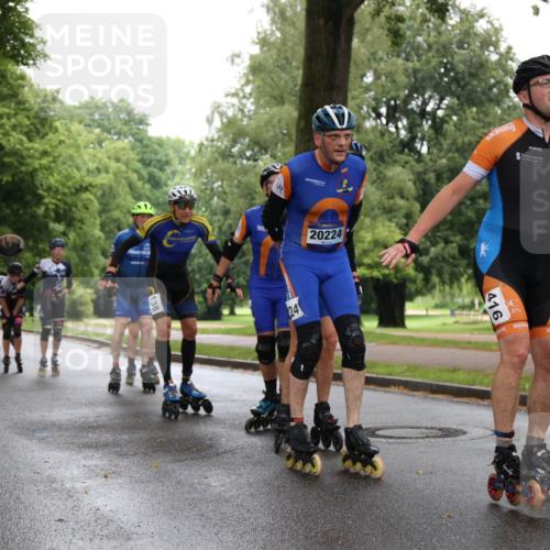 30.06.2024 - hella hamburg halbmarathon H.Heesch http://msf.ph/oto/6440017 30.06.2024 09:13:20 Zwischen KM18-KM19 24, 20224, 416 meine-sportfotos.de