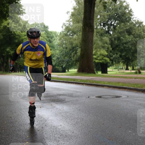 30.06.2024 - hella hamburg halbmarathon H.Heesch http://msf.ph/oto/6440410 30.06.2024 09:13:22 Zwischen KM18-KM19  meine-sportfotos.de