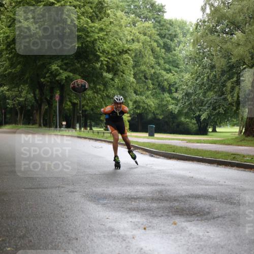 30.06.2024 - hella hamburg halbmarathon H.Heesch http://msf.ph/oto/6440508 30.06.2024 09:13:34 Zwischen KM18-KM19  meine-sportfotos.de