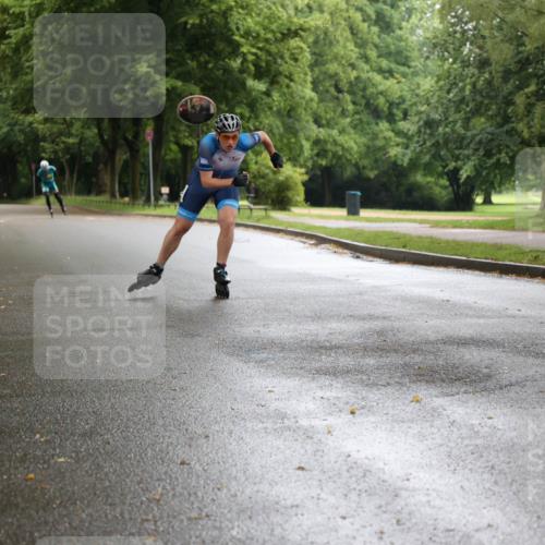 30.06.2024 - hella hamburg halbmarathon H.Heesch http://msf.ph/oto/6441565 30.06.2024 09:15:47 Zwischen KM18-KM19  meine-sportfotos.de
