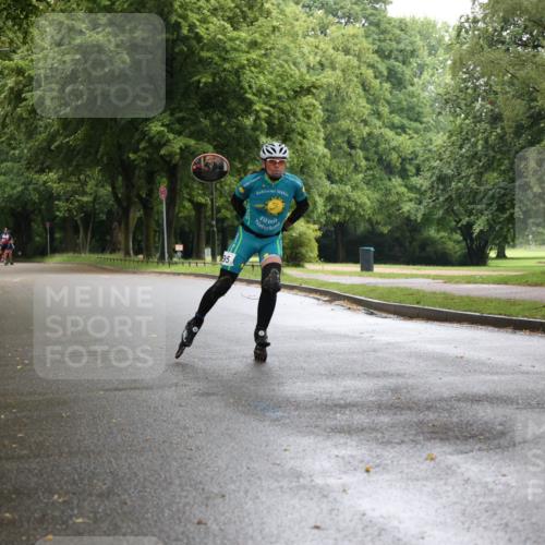30.06.2024 - hella hamburg halbmarathon H.Heesch http://msf.ph/oto/6441754 30.06.2024 09:15:52 Zwischen KM18-KM19  meine-sportfotos.de