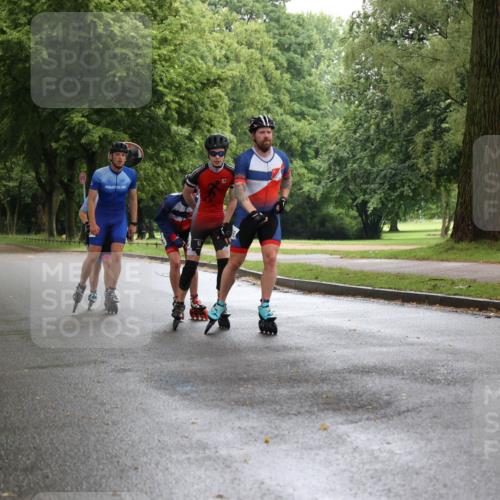 30.06.2024 - hella hamburg halbmarathon H.Heesch http://msf.ph/oto/6441961 30.06.2024 09:16:03 Zwischen KM18-KM19  meine-sportfotos.de