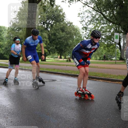 30.06.2024 - hella hamburg halbmarathon H.Heesch http://msf.ph/oto/6442221 30.06.2024 09:16:05 Zwischen KM18-KM19 364, 345, 393 meine-sportfotos.de