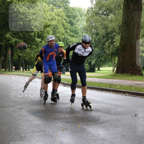 30.06.2024 - hella hamburg halbmarathon H.Heesch http://msf.ph/oto/6442314 30.06.2024 09:16:13 Zwischen KM18-KM19  meine-sportfotos.de