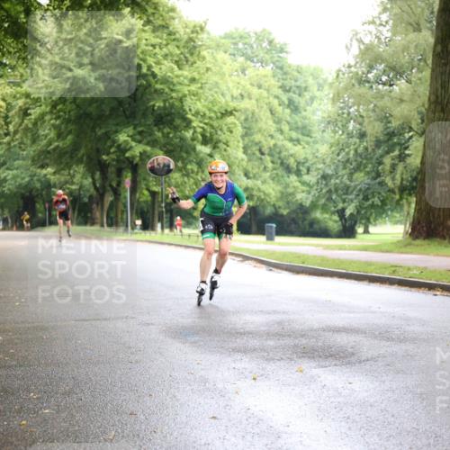30.06.2024 - hella hamburg halbmarathon H.Heesch http://msf.ph/oto/6442586 30.06.2024 09:17:25 Zwischen KM18-KM19  meine-sportfotos.de