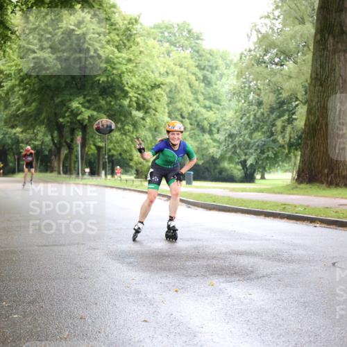 30.06.2024 - hella hamburg halbmarathon H.Heesch http://msf.ph/oto/6442609 30.06.2024 09:17:25 Zwischen KM18-KM19  meine-sportfotos.de