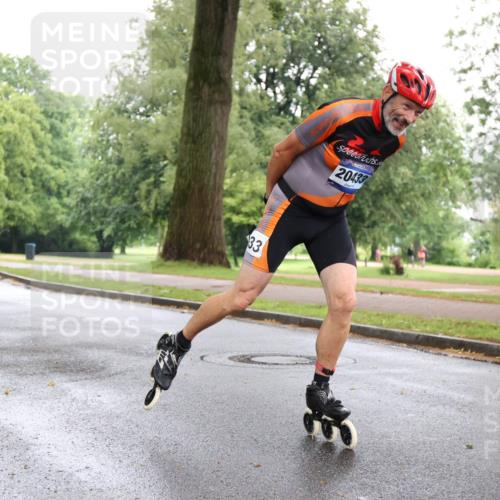 30.06.2024 - hella hamburg halbmarathon H.Heesch http://msf.ph/oto/6442795 30.06.2024 09:17:30 Zwischen KM18-KM19 33, 20433 meine-sportfotos.de