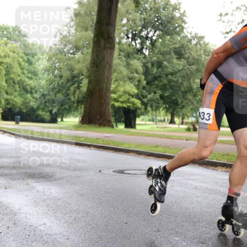 30.06.2024 - hella hamburg halbmarathon H.Heesch http://msf.ph/oto/6442813 30.06.2024 09:17:30 Zwischen KM18-KM19 433, 2032 meine-sportfotos.de