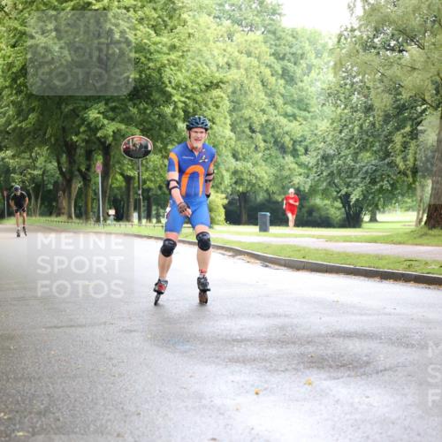 30.06.2024 - hella hamburg halbmarathon H.Heesch http://msf.ph/oto/6442993 30.06.2024 09:17:50 Zwischen KM18-KM19  meine-sportfotos.de