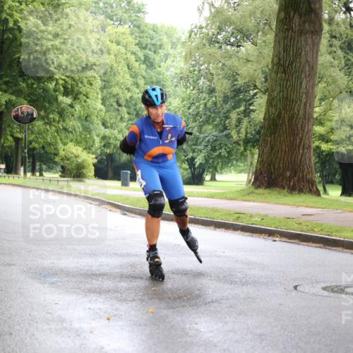 30.06.2024 - hella hamburg halbmarathon H.Heesch http://msf.ph/oto/6443235 30.06.2024 09:18:31 Zwischen KM18-KM19  meine-sportfotos.de