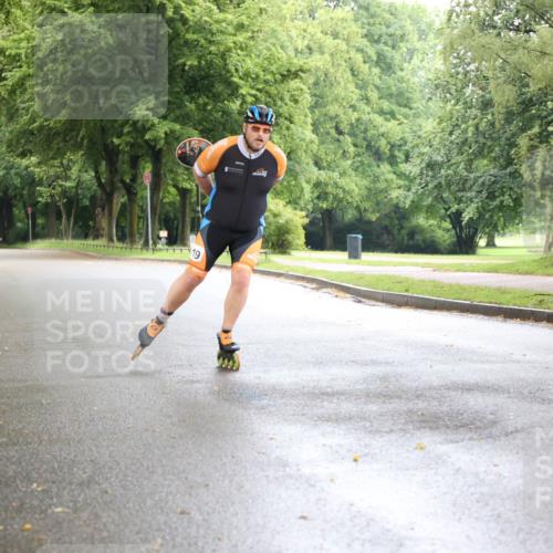 30.06.2024 - hella hamburg halbmarathon H.Heesch http://msf.ph/oto/6443242 30.06.2024 09:18:44 Zwischen KM18-KM19  meine-sportfotos.de