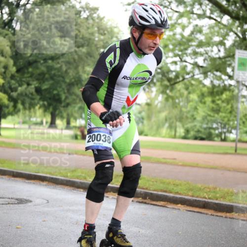 30.06.2024 - hella hamburg halbmarathon H.Heesch http://msf.ph/oto/6443544 30.06.2024 09:19:25 Zwischen KM18-KM19 20038 meine-sportfotos.de