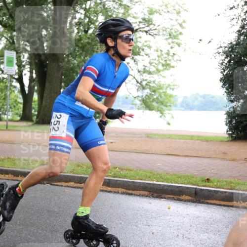30.06.2024 - hella hamburg halbmarathon H.Heesch http://msf.ph/oto/6443652 30.06.2024 09:19:42 Zwischen KM18-KM19 252 meine-sportfotos.de