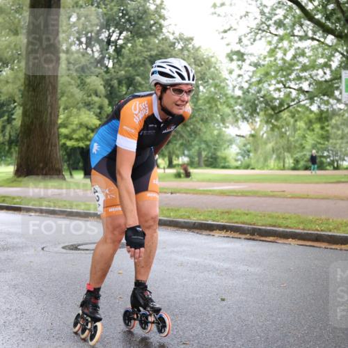 30.06.2024 - hella hamburg halbmarathon H.Heesch http://msf.ph/oto/6443662 30.06.2024 09:19:43 Zwischen KM18-KM19  meine-sportfotos.de