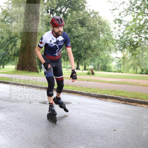 30.06.2024 - hella hamburg halbmarathon H.Heesch http://msf.ph/oto/6443732 30.06.2024 09:20:46 Zwischen KM18-KM19  meine-sportfotos.de