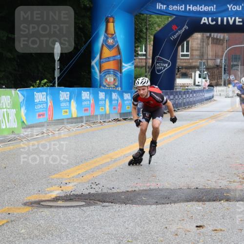 30.06.2024 - hella hamburg halbmarathon Strokosch-Dieckow http://msf.ph/oto/6562472 30.06.2024 09:12:02 Ziel 20026, 20092, 20316 meine-sportfotos.de