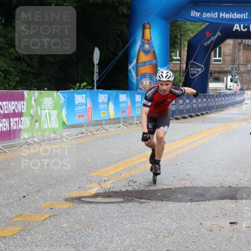 30.06.2024 - hella hamburg halbmarathon Strokosch-Dieckow http://msf.ph/oto/6562485 30.06.2024 09:12:02 Ziel 20026, 20092, 20316 meine-sportfotos.de
