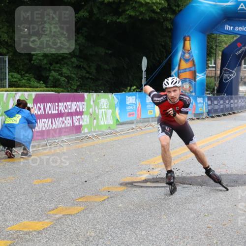 30.06.2024 - hella hamburg halbmarathon Strokosch-Dieckow http://msf.ph/oto/6562518 30.06.2024 09:12:03 Ziel 20026, 20092, 20316 meine-sportfotos.de