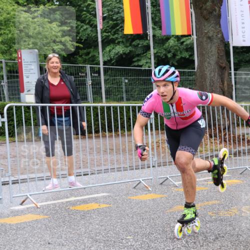 30.06.2024 - hella hamburg halbmarathon Strokosch-Dieckow http://msf.ph/oto/6563265 30.06.2024 09:13:02 Ziel 20108, 20109, 20223, 20318, 20319, 20355, 20356, 20375 meine-sportfotos.de