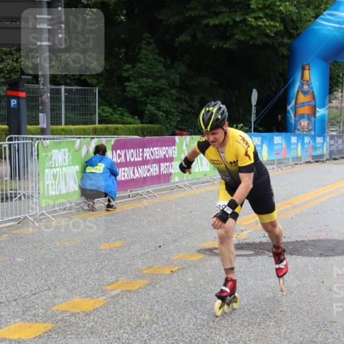 30.06.2024 - hella hamburg halbmarathon Strokosch-Dieckow http://msf.ph/oto/6565101 30.06.2024 09:15:31 Ziel 20101, 20164, 20289, 20383, 20431, 20450 meine-sportfotos.de