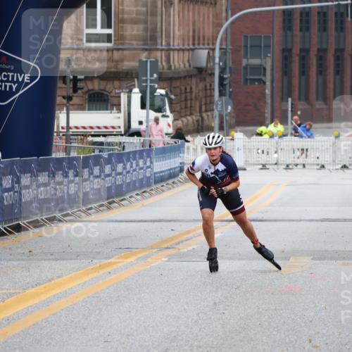 30.06.2024 - hella hamburg halbmarathon Strokosch-Dieckow http://msf.ph/oto/6566509 30.06.2024 09:16:27 Ziel 20432 meine-sportfotos.de