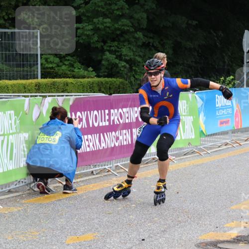 30.06.2024 - hella hamburg halbmarathon Strokosch-Dieckow http://msf.ph/oto/6567434 30.06.2024 09:18:04 Ziel 20011, 20286, 20388, 20442 meine-sportfotos.de