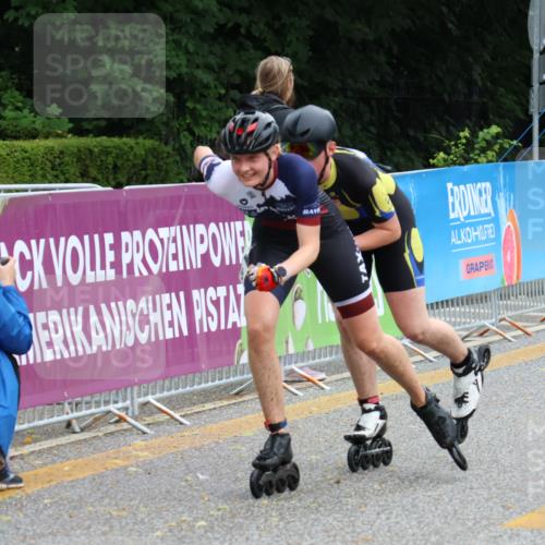 30.06.2024 - hella hamburg halbmarathon Strokosch-Dieckow http://msf.ph/oto/6567516 30.06.2024 09:18:06 Ziel 20011, 20286, 20388, 20442 meine-sportfotos.de
