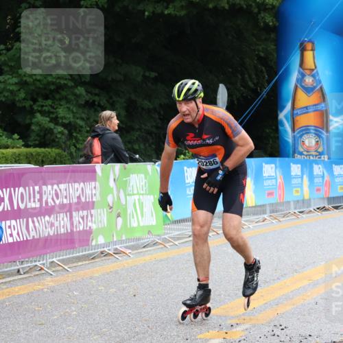 30.06.2024 - hella hamburg halbmarathon Strokosch-Dieckow http://msf.ph/oto/6567739 30.06.2024 09:18:10 Ziel 20011, 20286, 20388, 20442 meine-sportfotos.de