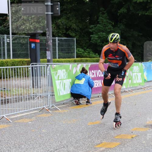 30.06.2024 - hella hamburg halbmarathon Strokosch-Dieckow http://msf.ph/oto/6567781 30.06.2024 09:18:11 Ziel 20011, 20286, 20388, 20442 meine-sportfotos.de
