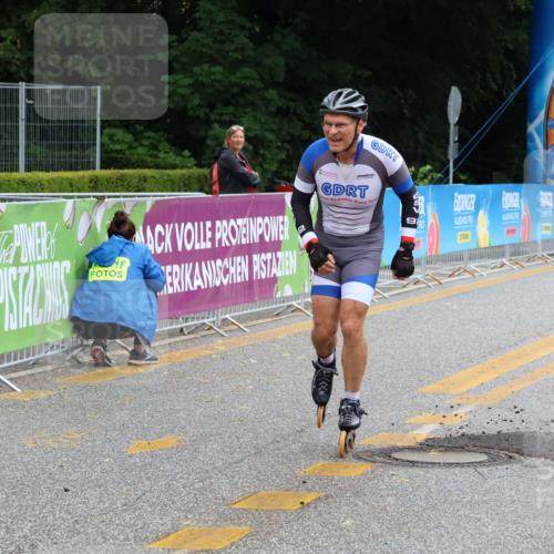 30.06.2024 - hella hamburg halbmarathon Strokosch-Dieckow http://msf.ph/oto/6569192 30.06.2024 09:19:09 Ziel 20010, 20100, 20138, 20156, 20224, 20274, 20299, 20366, 20371, 20373, 20416, 20427, 20441, 20451 meine-sportfotos.de