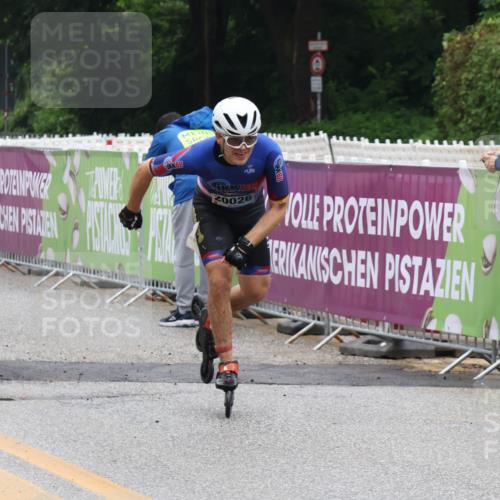 30.06.2024 - hella hamburg halbmarathon Lena Gebhardt http://msf.ph/oto/6609893 30.06.2024 09:12:09 Ziel 20026, 20316 meine-sportfotos.de