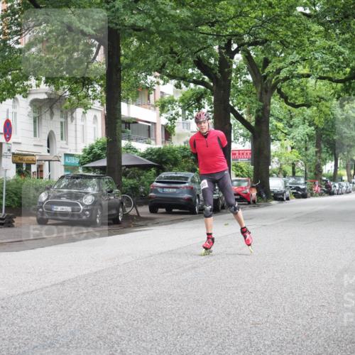 30.06.2024 - hella hamburg halbmarathon KatJ http://msf.ph/oto/6623351 30.06.2024 09:12:24 Laufen KM 15 103, 600, 08 meine-sportfotos.de