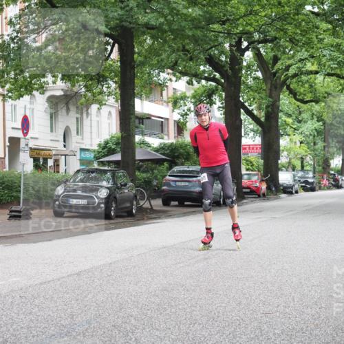 30.06.2024 - hella hamburg halbmarathon KatJ http://msf.ph/oto/6623357 30.06.2024 09:12:24 Laufen KM 15 103, 600, 08 meine-sportfotos.de