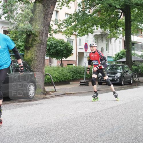 30.06.2024 - hella hamburg halbmarathon KatJ http://msf.ph/oto/6623437 30.06.2024 09:12:53 Laufen KM 15 20042, 20128, 103, 600 meine-sportfotos.de