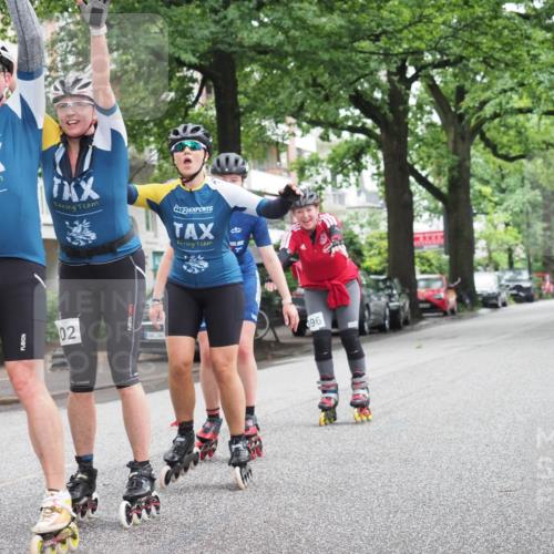 30.06.2024 - hella hamburg halbmarathon KatJ http://msf.ph/oto/6624062 30.06.2024 09:14:38 Laufen KM 15 02, 696 meine-sportfotos.de