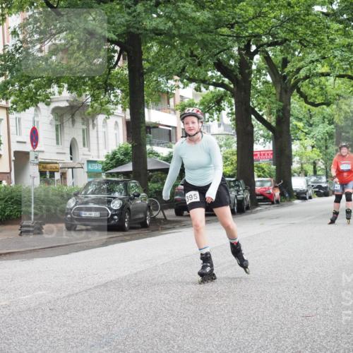 30.06.2024 - hella hamburg halbmarathon KatJ http://msf.ph/oto/6625494 30.06.2024 09:20:45 Laufen KM 15 103, 395, 20447 meine-sportfotos.de