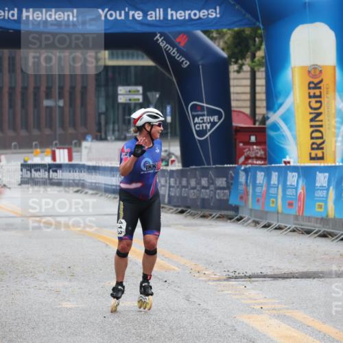 30.06.2024 - hella hamburg halbmarathon Lena Gebhardt http://msf.ph/oto/6636917 30.06.2024 09:14:08 Ziel  meine-sportfotos.de