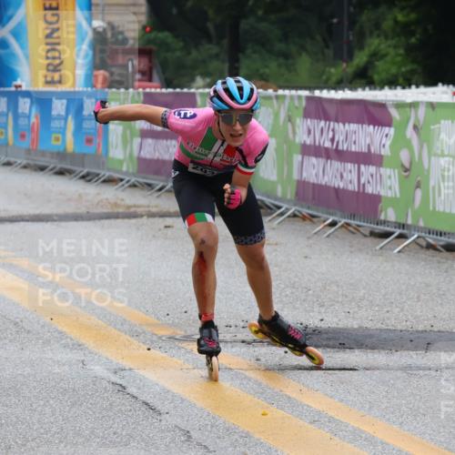 30.06.2024 - hella hamburg halbmarathon Lena Gebhardt http://msf.ph/oto/6637013 30.06.2024 09:14:29 Ziel 20354 meine-sportfotos.de
