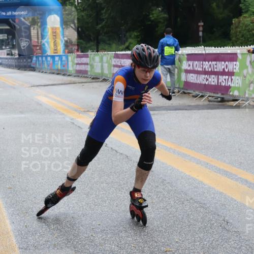 30.06.2024 - hella hamburg halbmarathon Lena Gebhardt http://msf.ph/oto/6637220 30.06.2024 09:14:41 Ziel 20105, 20175, 20200, 20354, 20372, 20423 meine-sportfotos.de