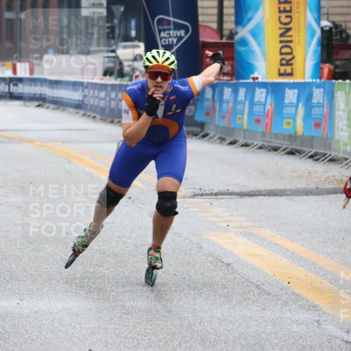 30.06.2024 - hella hamburg halbmarathon Lena Gebhardt http://msf.ph/oto/6637249 30.06.2024 09:15:33 Ziel  meine-sportfotos.de