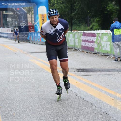 30.06.2024 - hella hamburg halbmarathon Lena Gebhardt http://msf.ph/oto/6637652 30.06.2024 09:15:59 Ziel 20078, 20112, 20161, 20164, 20267, 20305, 20351, 20370, 20378, 20380, 20394, 20409, 20431, 20456 meine-sportfotos.de