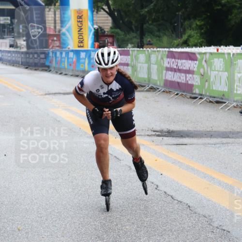30.06.2024 - hella hamburg halbmarathon Lena Gebhardt http://msf.ph/oto/6637790 30.06.2024 09:16:39 Ziel  meine-sportfotos.de