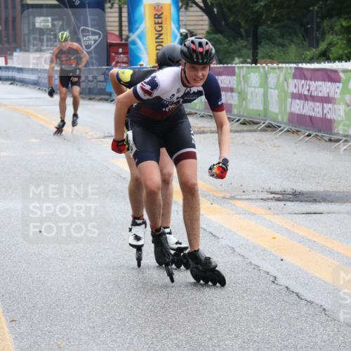 30.06.2024 - hella hamburg halbmarathon Lena Gebhardt http://msf.ph/oto/6638076 30.06.2024 09:18:12 Ziel 20011, 20388, 20442 meine-sportfotos.de
