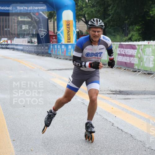 30.06.2024 - hella hamburg halbmarathon Lena Gebhardt http://msf.ph/oto/6638476 30.06.2024 09:19:16 Ziel 20010, 20100, 20138, 20156, 20224, 20274, 20299, 20366, 20371, 20373, 20416, 20427, 20441, 20451 meine-sportfotos.de