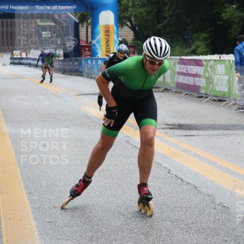 30.06.2024 - hella hamburg halbmarathon Lena Gebhardt http://msf.ph/oto/6638760 30.06.2024 09:21:06 Ziel 20089, 20297, 20386, 20408 meine-sportfotos.de